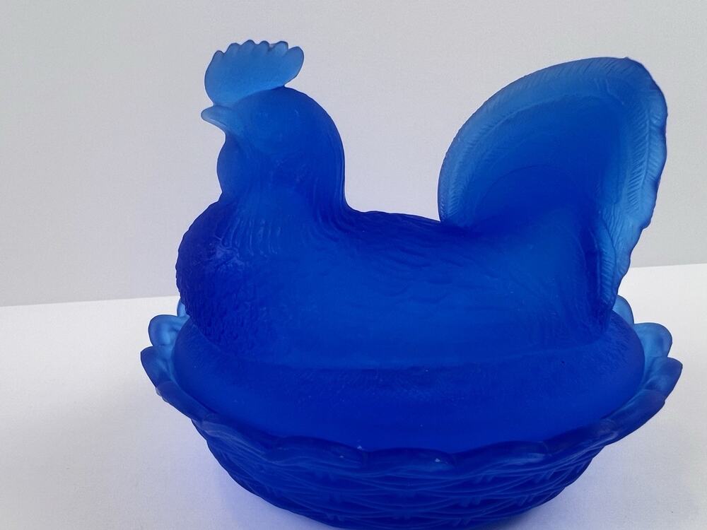 Vintage LG Wright Rooster On Nest Bright Satin Blue Swirl Basket *Very Rare
